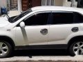 Selling White Kia Sorento 2014 at 63000 km-2