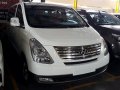 Sell White 2015 Hyundai Grand Starex at 44971 km-4