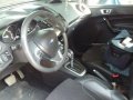 Purple Ford Fiesta 2014 at 38000 km for sale-0