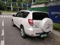 Selling White Toyota Rav4 2009 Automatic Gasoline at 63000 km-2