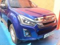 Selling Blue Isuzu D-Max 2018 Automatic Diesel -4