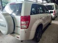 Selling White Suzuki Grand Vitara 2017 in Makati -2