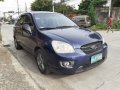 Selling Blue Kia Carens 2008 at 106000 km -9