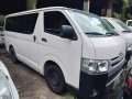 Selling White Toyota Hiace 2014 in Makati -5