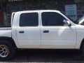 Sell White 1999 Toyota Hilux Manual Diesel at 125000 km -5