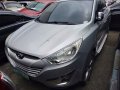 Selling Silver Hyundai Tucson 2011 Automatic Gasoline -2