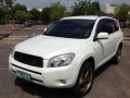 White 2007 Toyota Rav4 at 120000 km for sale -0