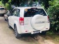 Selling Pearl White Suzuki Grand Vitara 2016 Automatic Gasoline at 26000 km-5
