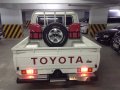 Selling White Toyota Land Cruiser 2017 at 1700 km-2