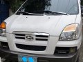 White Hyundai Starex 2004 Automatic Diesel for sale-8