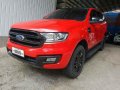 Red Ford Everest 2016 at 40000 km for sale -2