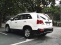 Sell White 2010 Kia Sorento Automatic Gasoline at 43926 km -5