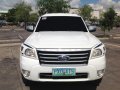 Selling White Ford Everest 2010 at 63000 km in Lucena -4