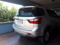 Selling Silver Isuzu Mu-X 2015 at 100000 km -2