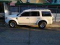 Selling White Ford Everest 2009 Automatic Diesel at 80000 km -7