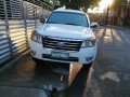 Selling White Ford Everest 2009 Automatic Diesel at 80000 km -8