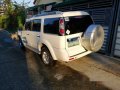 Selling White Ford Everest 2009 Automatic Diesel at 80000 km -4