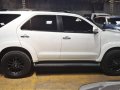 2013 Toyota Fortuner 2.5 4X2 G Diesel Automatic White Pearl for sale in Quezon City-3