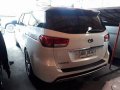 White Kia Grand Carnival 2015 for sale in Pasig-12