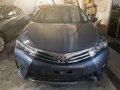 Selling Grey Toyota Corolla Altis 2017 at 5000 km-4