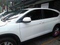 Selling White Honda Cr-V 2012 at 70000 km in Makati -0