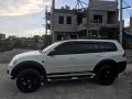 Selling White Mitsubishi Montero Sport 2014 at 31000 km -2