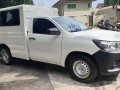White Toyota Hilux 2016 at 32000 km for sale-9