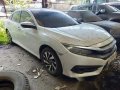 Selling White Honda Civic 2017 in Makati-5