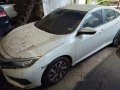 Selling White Honda Civic 2017 in Makati-2