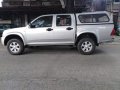 Silver Isuzu D-Max 2011 at 60000 km for sale-2