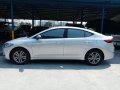 2016 Hyundai Elantra for sale in Makati -3