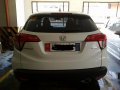 Selling White Honda Hr-V 2015 in Makati -5