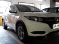 Selling White Honda Hr-V 2015 in Makati -5