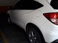 Selling White Honda Hr-V 2015 in Makati -4