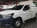 Selling White Toyota Hilux 2017 in Quezon City -0