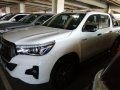 White Toyota Hilux 2018 Automatic for sale -4