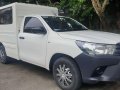 Sell White 2016 Toyota Hilux at 28000 km -9