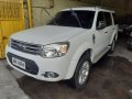 Selling White Ford Everest 2014 at 88000 km-1