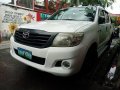 Selling White Toyota Hilux 2012 Manual Diesel -7