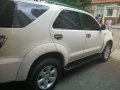 Selling White Toyota Fortuner 2010 Automatic Gasoline at 30000 km-1