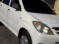 Selling White Toyota Avanza 2009 at 130000 km -5