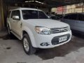 Selling White Ford Everest 2014 Automatic Diesel at 88000 km -6
