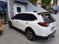 White Honda BR-V 2017 at 19000 km for sale -0