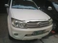 Selling White Toyota Fortuner 2010 Automatic Gasoline at 30000 km-3