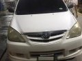 Selling White Toyota Avanza 2009 at 130000 km -7