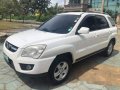 Selling White Kia Sportage 2009 in Talisay-6