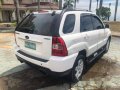 Selling White Kia Sportage 2009 in Talisay-4