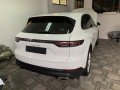 Selling White Porsche Cayenne 2019 Automatic Gasoline  -2