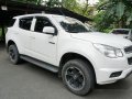 Selling White Chevrolet Trailblazer 2015 at 34500 km-3