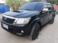 Selling Black Toyota Hilux 2014 Manual Diesel -2